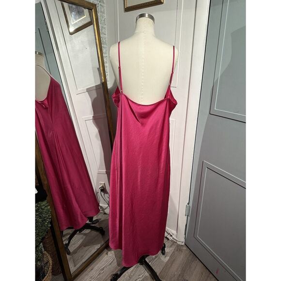 Aritzia Wilfred Hot Pink Slip Dress Straps Lightweight Satin Size 2XL - Picture 6 of 10